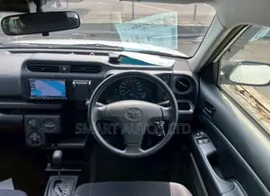 Toyota Probox 1.5 Hybrid DX 2019 White