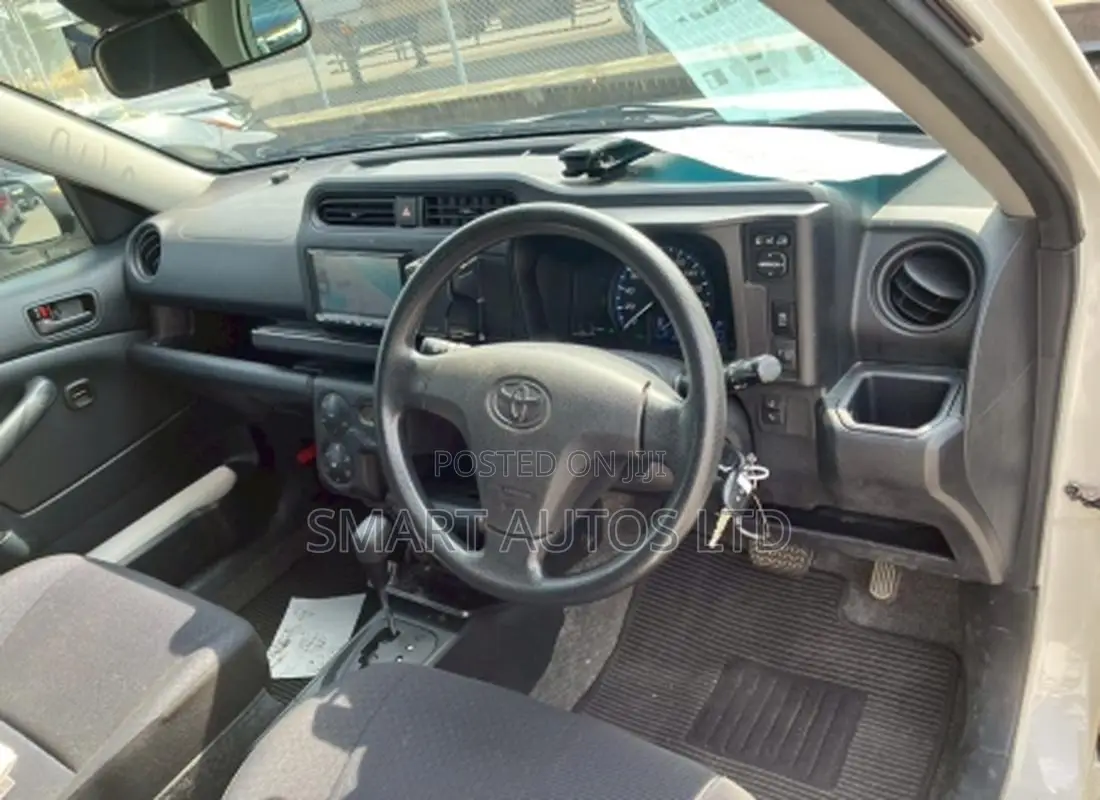 Toyota Probox 1.5 Hybrid DX 2019 White