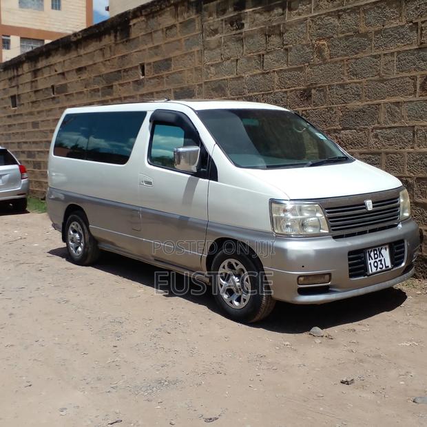 Nissan Serena 2002 White