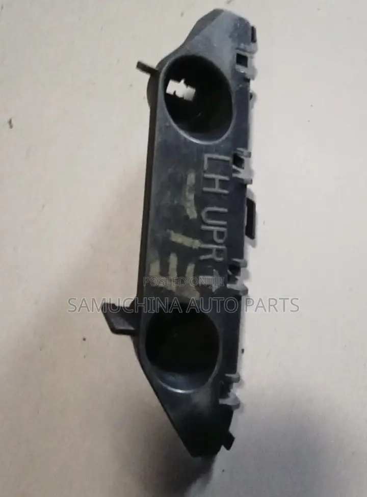 Front Bumper Slide Nissan Note E12