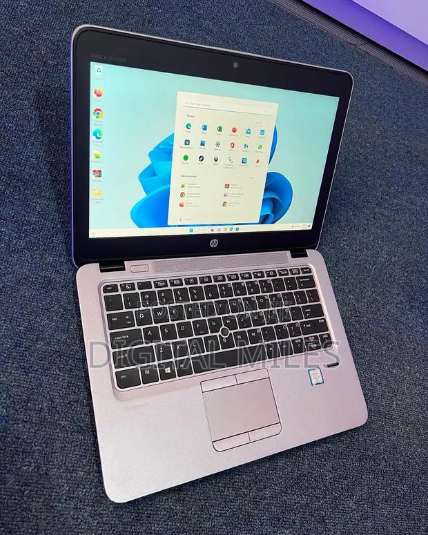 Laptop HP EliteBook 820 G3 8GB Intel Core i7 SSD 256GB - thumbnail 2