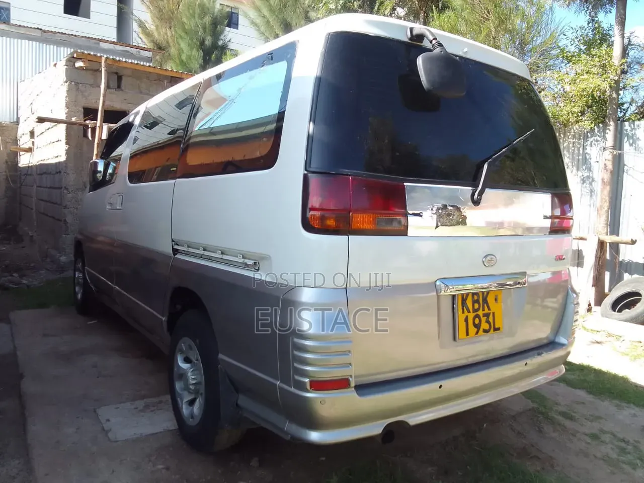 Nissan Serena 2002 White