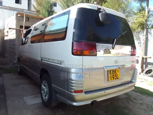 Nissan Serena 2002 White