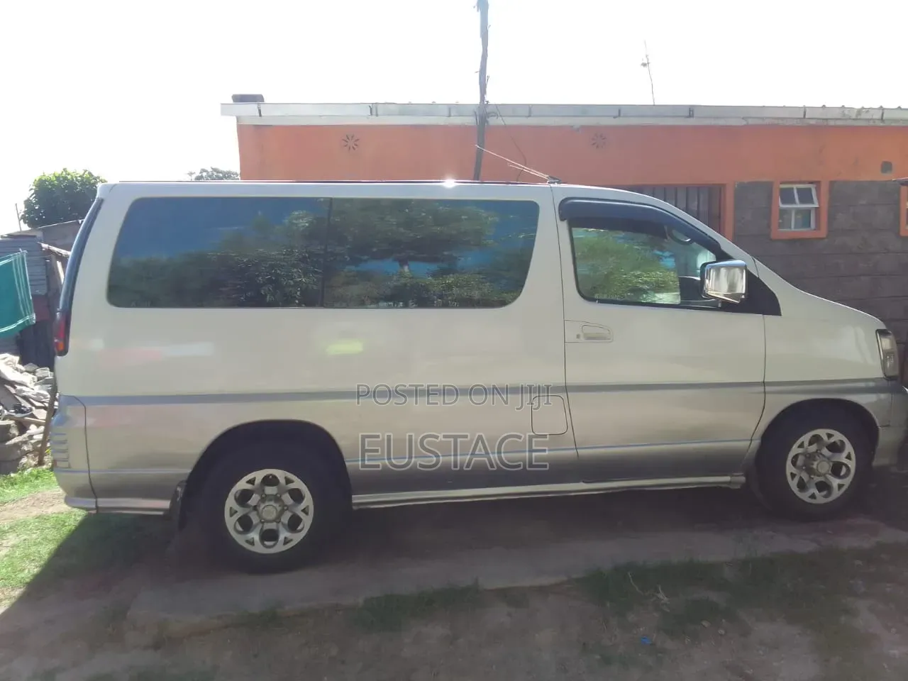 Nissan Serena 2002 White