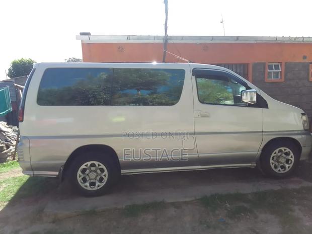 Nissan Serena 2002 White - thumbnail 5