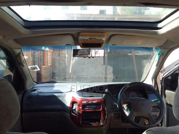 Nissan Serena 2002 White - thumbnail 9