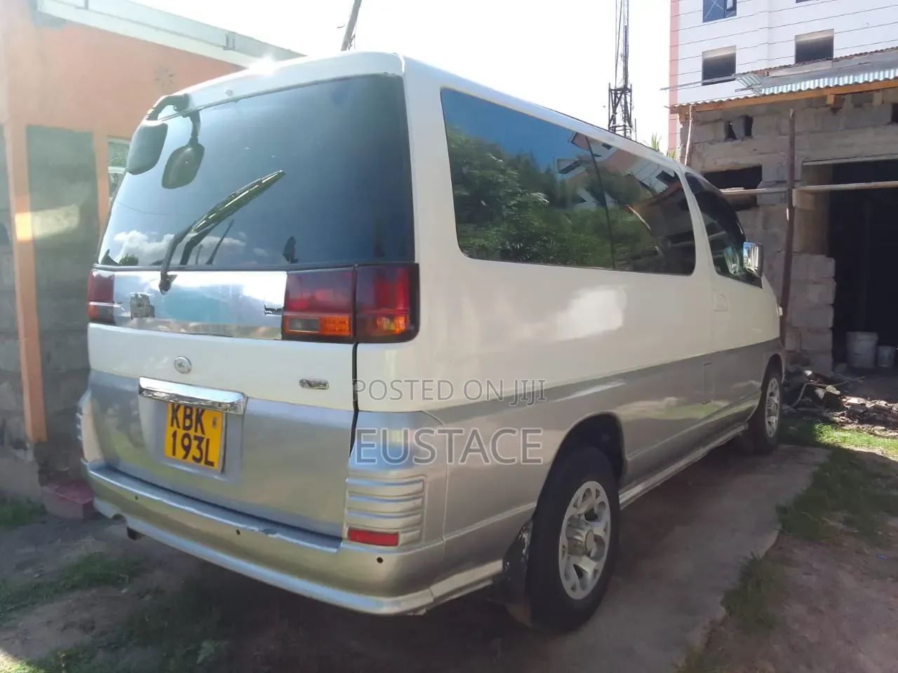 Nissan Serena 2002 White