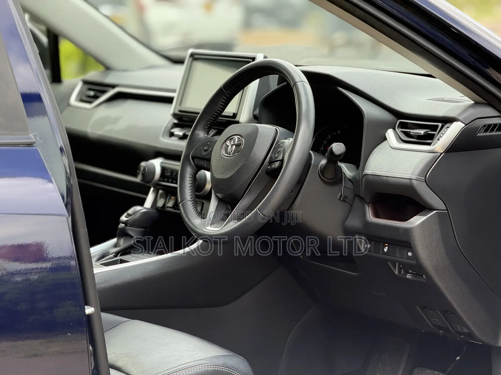 Toyota RAV4 LE AWD 2019 Blue