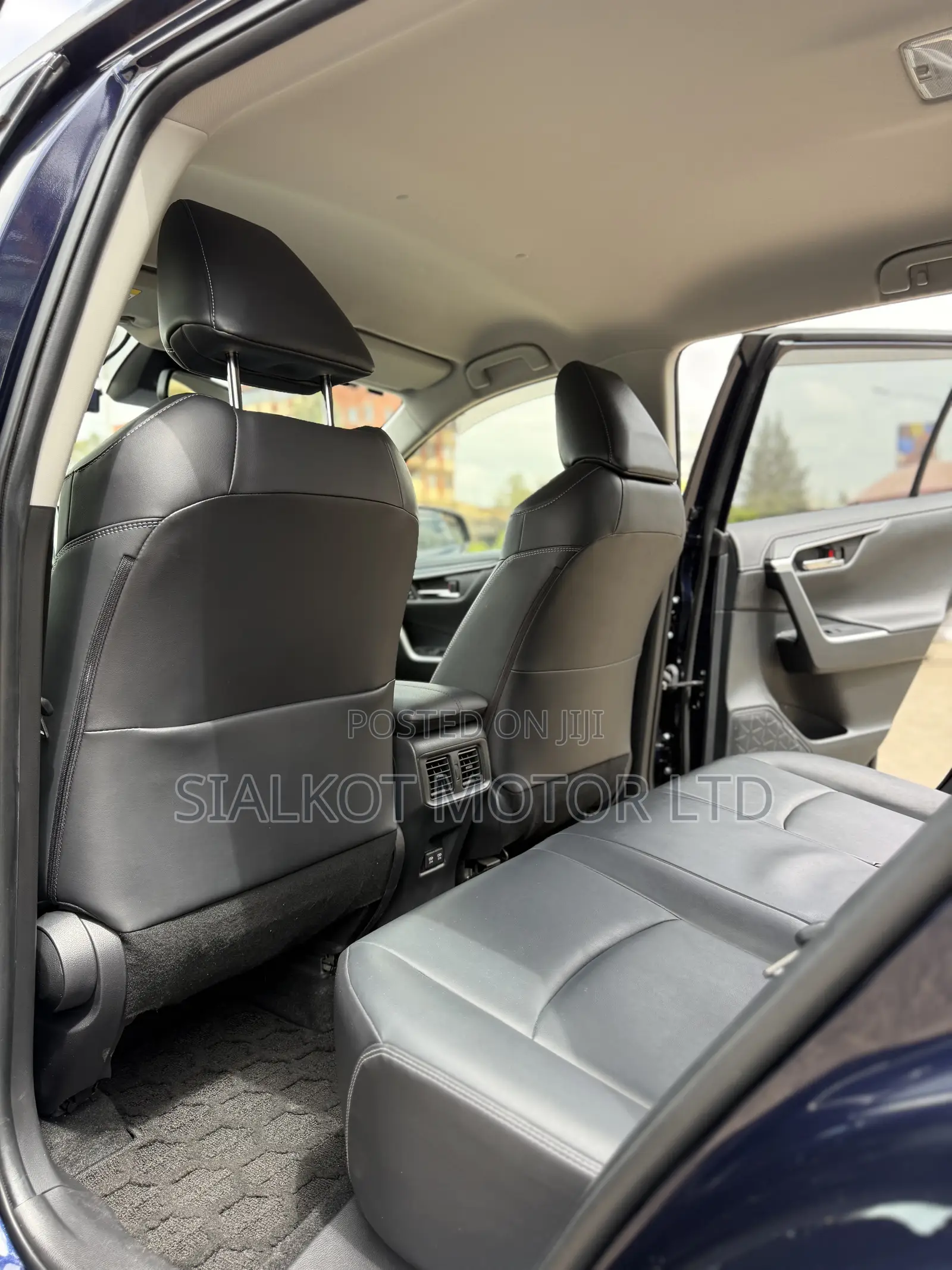 Toyota RAV4 LE AWD 2019 Blue