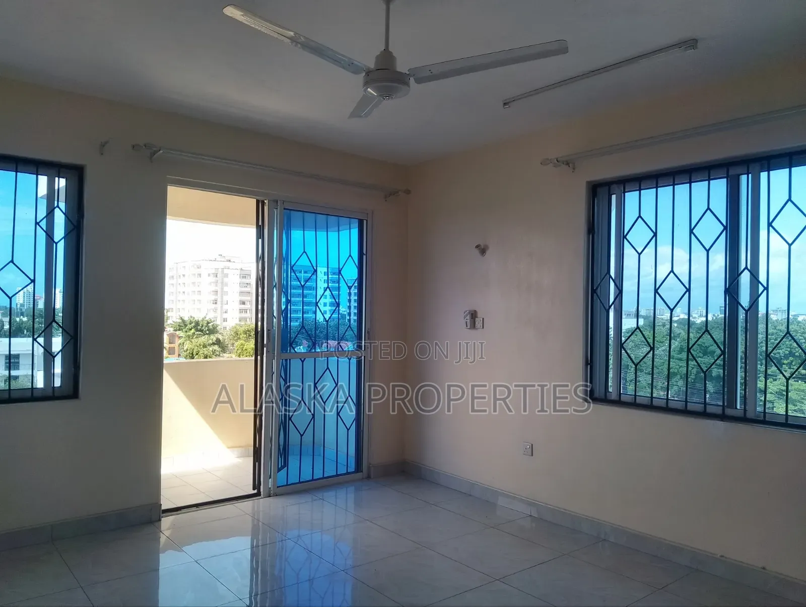 3bdrm Penthouse in Nyali Estate for rent