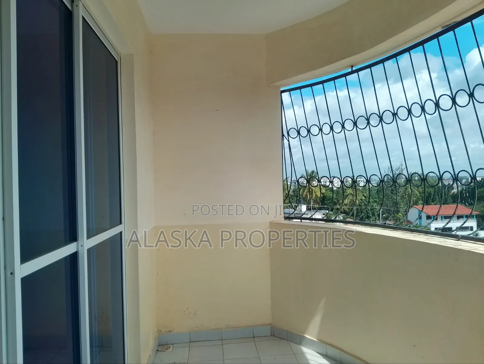 3bdrm Penthouse in Nyali Estate for rent