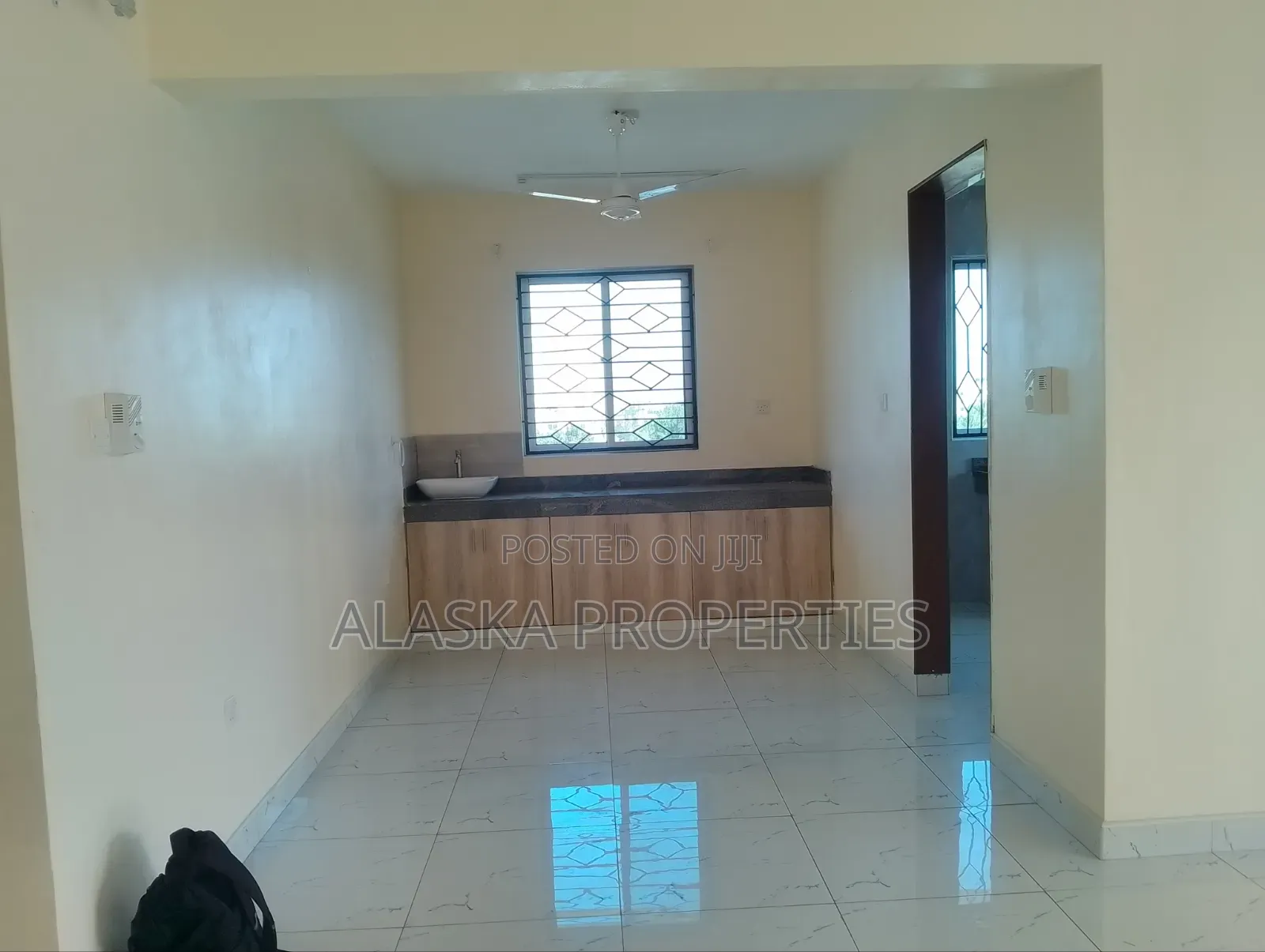 3bdrm Penthouse in Nyali Estate for rent