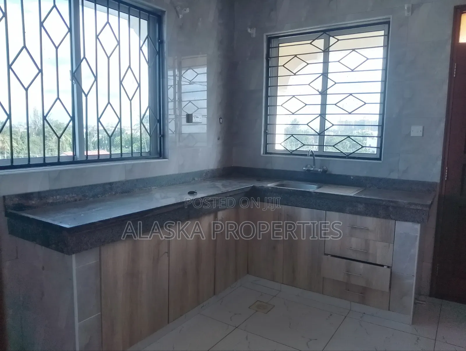 3bdrm Penthouse in Nyali Estate for rent