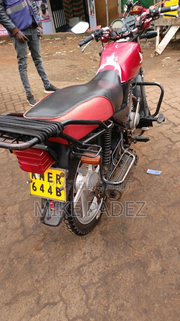 Honda CB 2018 Red