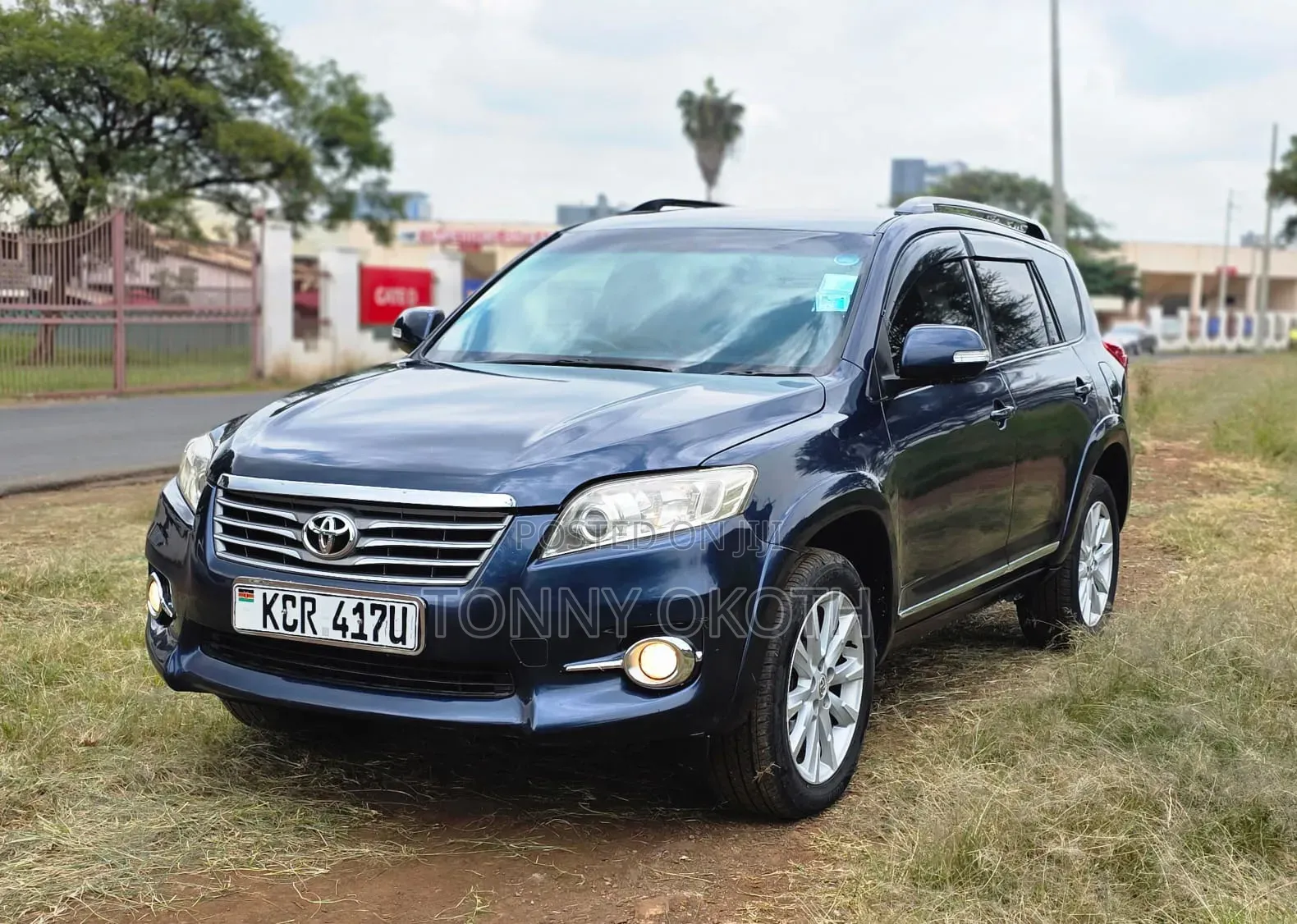 Toyota Vanguard 2011 Blue