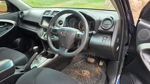 Toyota Vanguard 2011 Blue