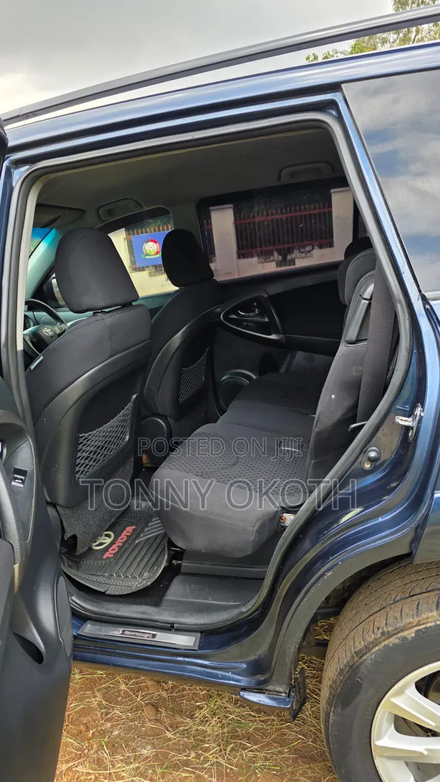 Toyota Vanguard 2011 Blue