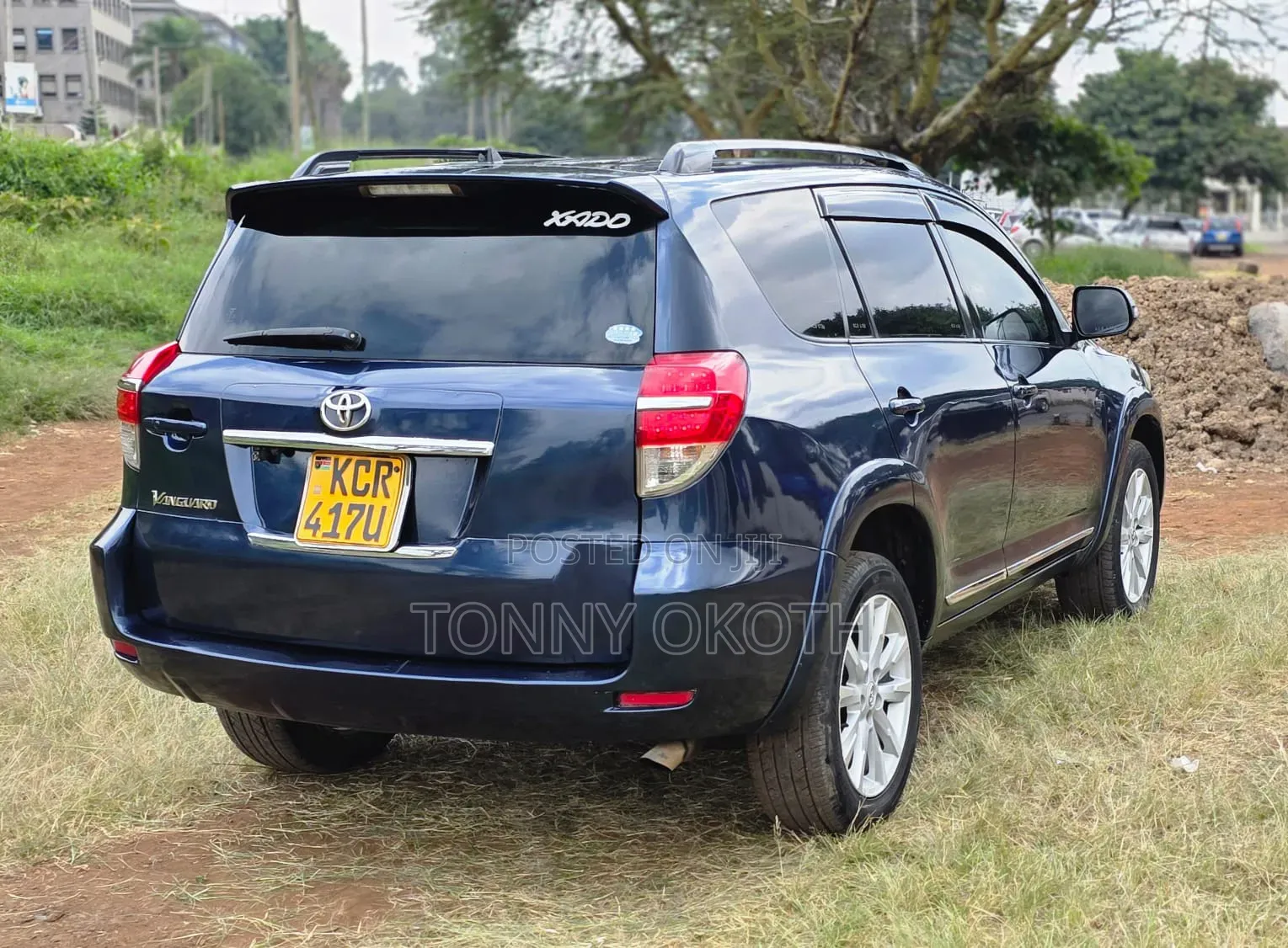 Toyota Vanguard 2011 Blue