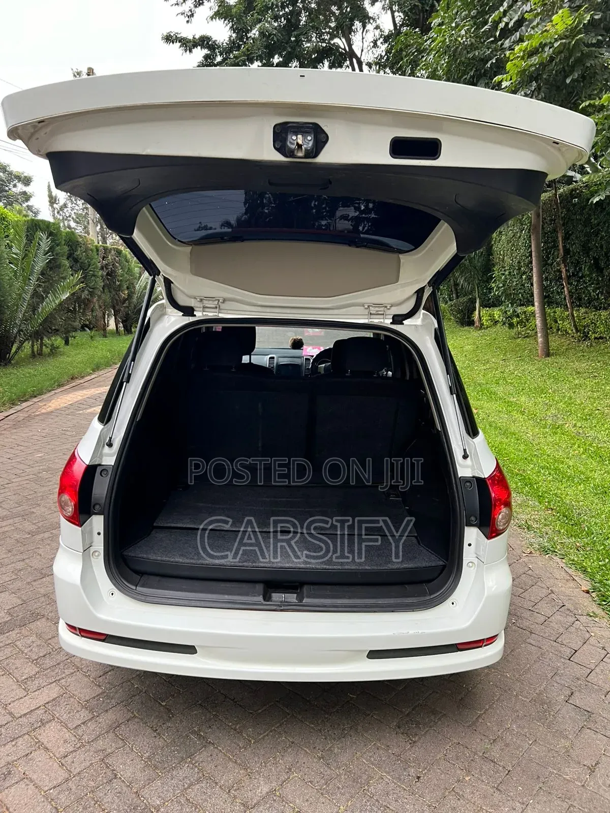 Nissan Wingroad 2012 White