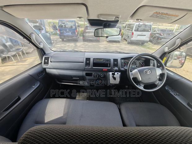Toyota HiAce 2019 White - thumbnail 4