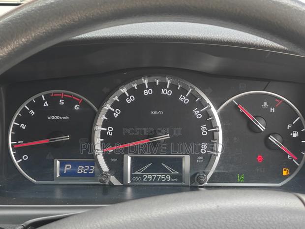 Toyota HiAce 2019 White - thumbnail 6