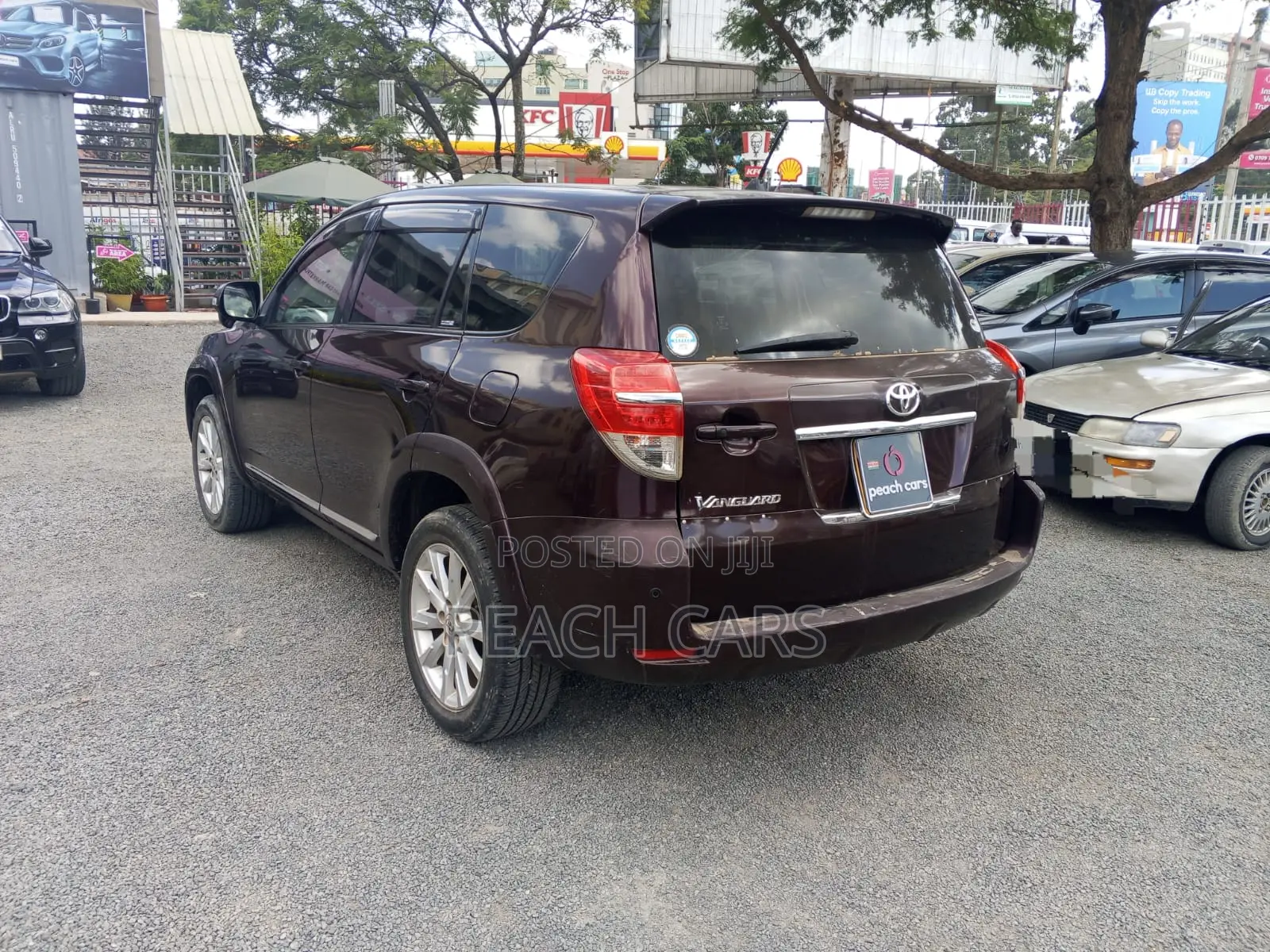 Toyota Vanguard 2013 Red