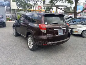 Toyota Vanguard 2013 Red
