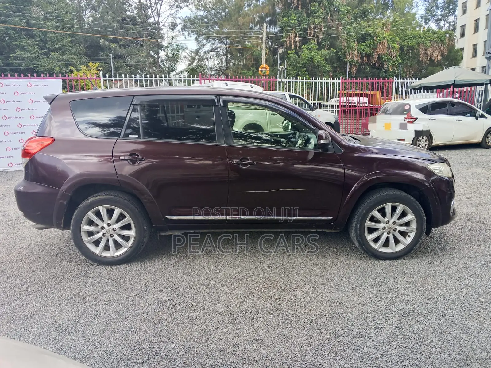 Toyota Vanguard 2013 Red