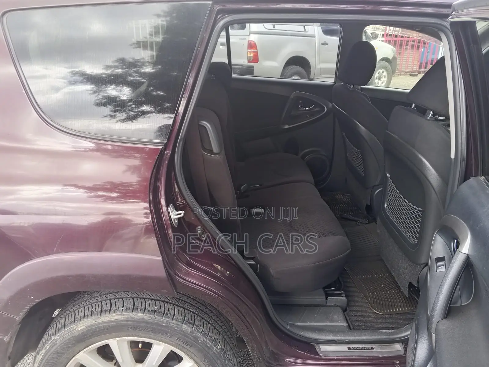 Toyota Vanguard 2013 Red