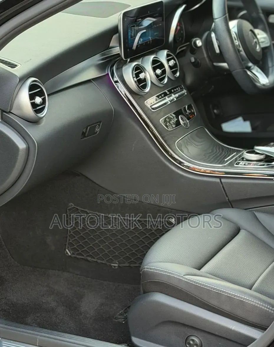 Mercedes-Benz C200 2019 Black