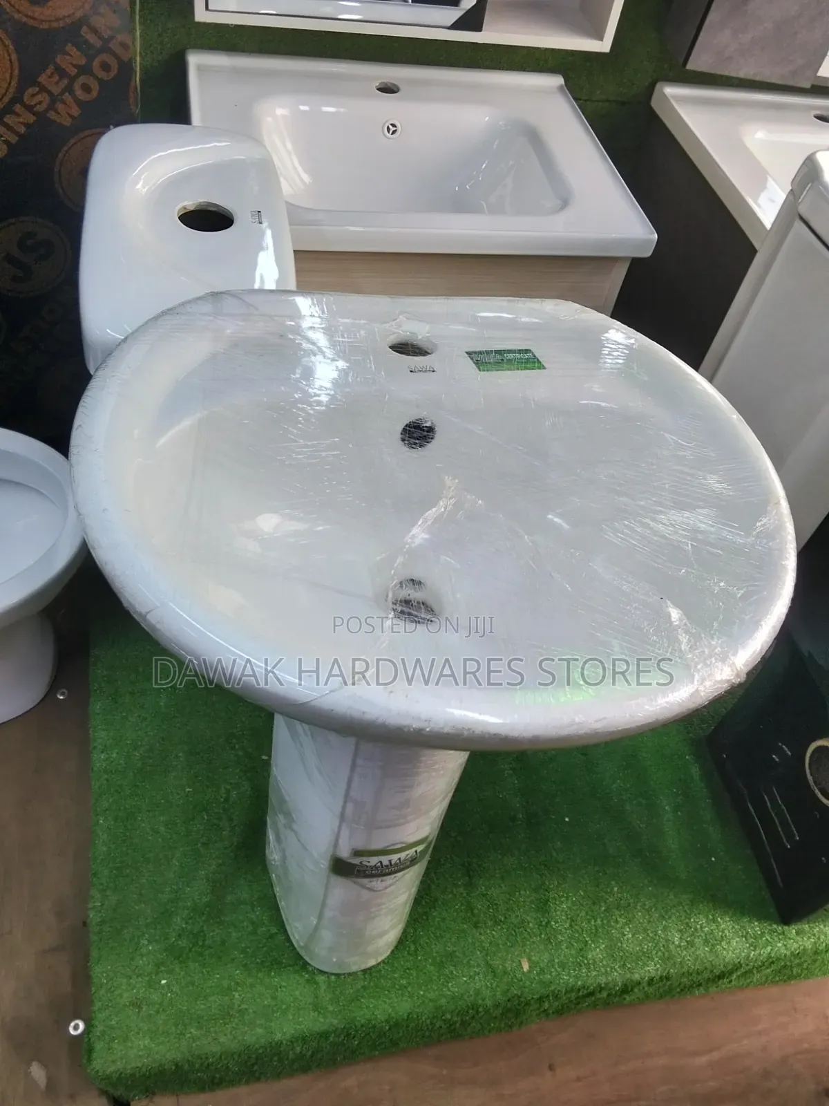 Sawa Washhandbasins Plus Pedestrial Stand