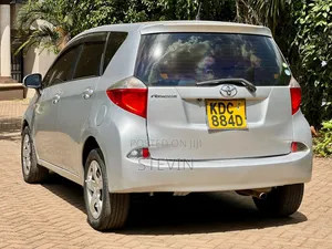 Toyota Ractis 2014 Silver