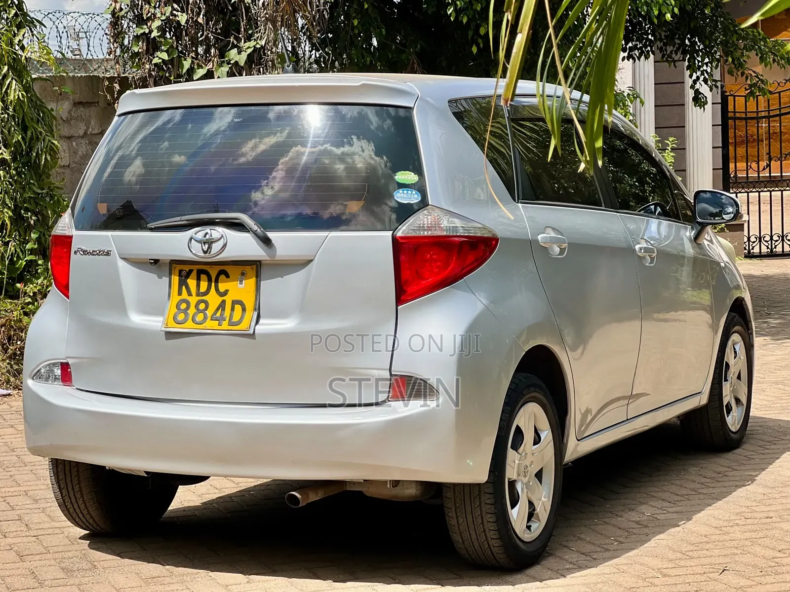 Toyota Ractis 2014 Silver