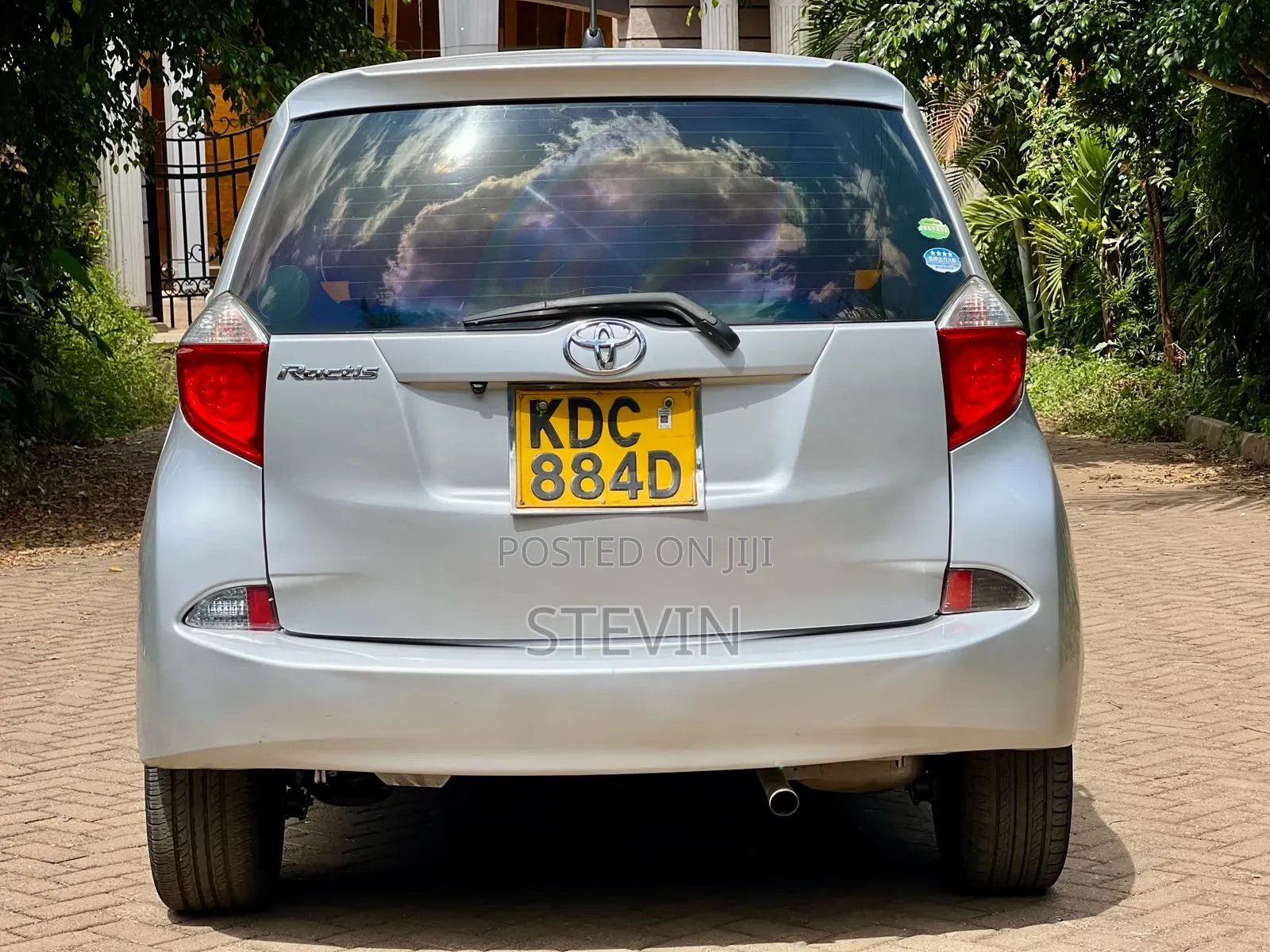 Toyota Ractis 2014 Silver