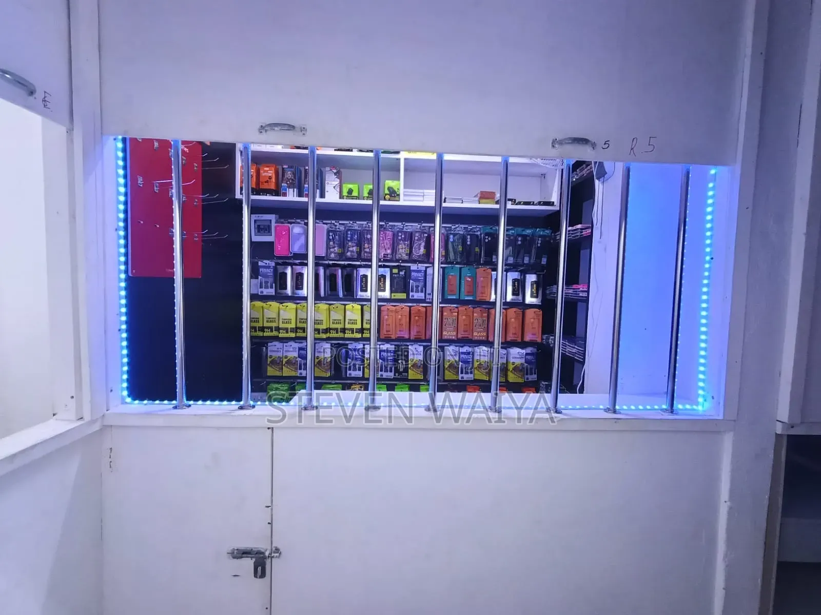 Accessories Shop on Sale