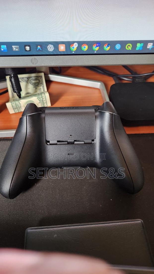 Xbox Series X/S Wireless Controller - thumbnail 5