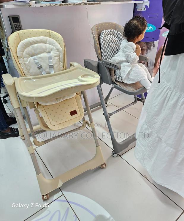 Electric Adjustable Highchair - thumbnail 3