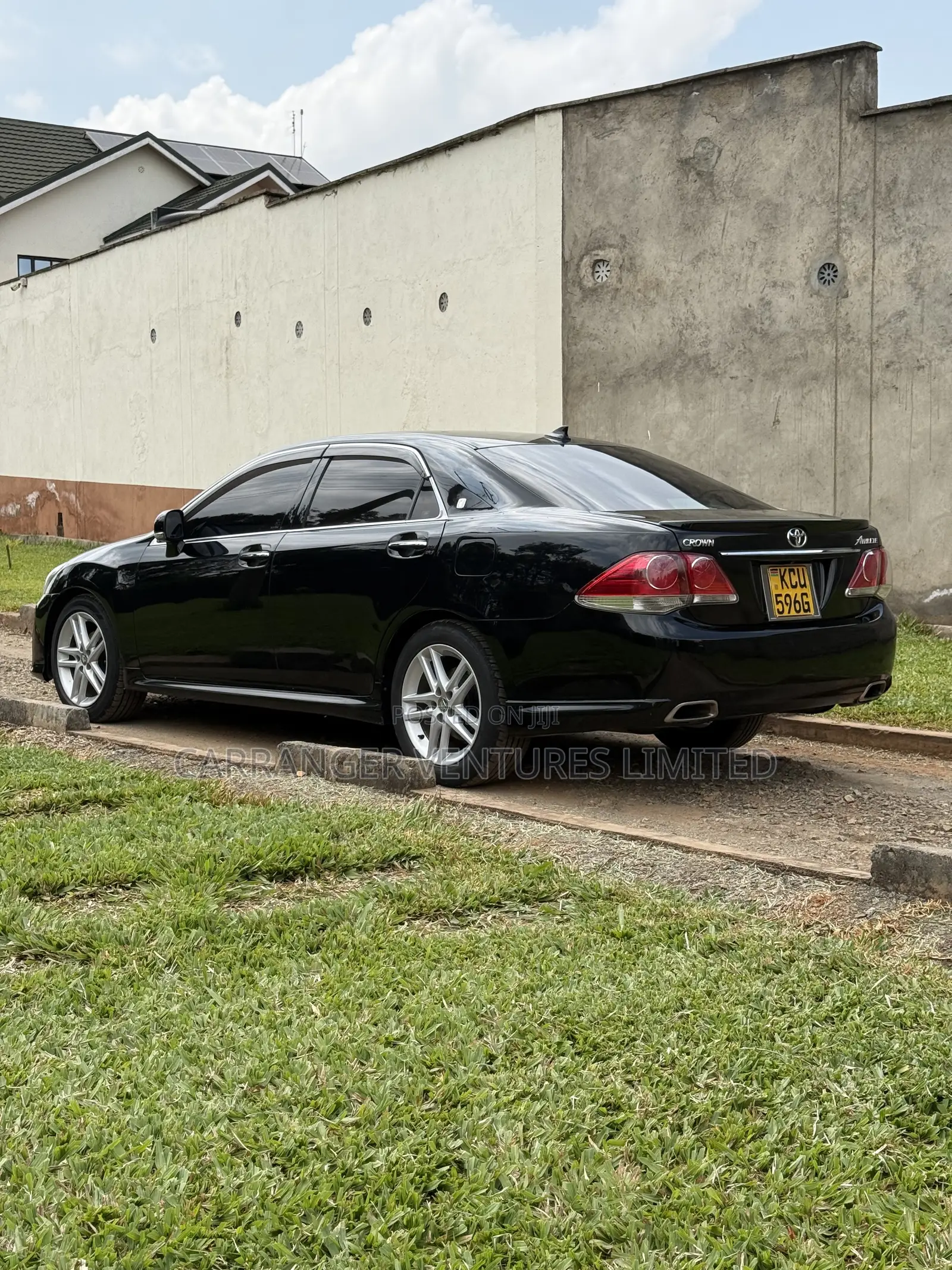 Toyota Crown 2012 Black