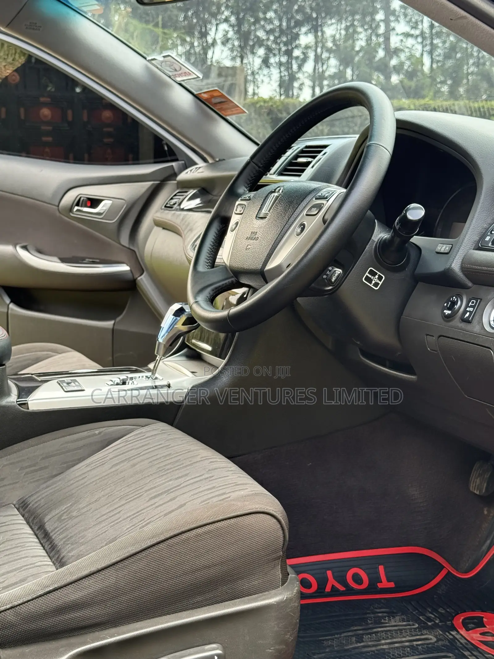 Toyota Crown 2012 Black