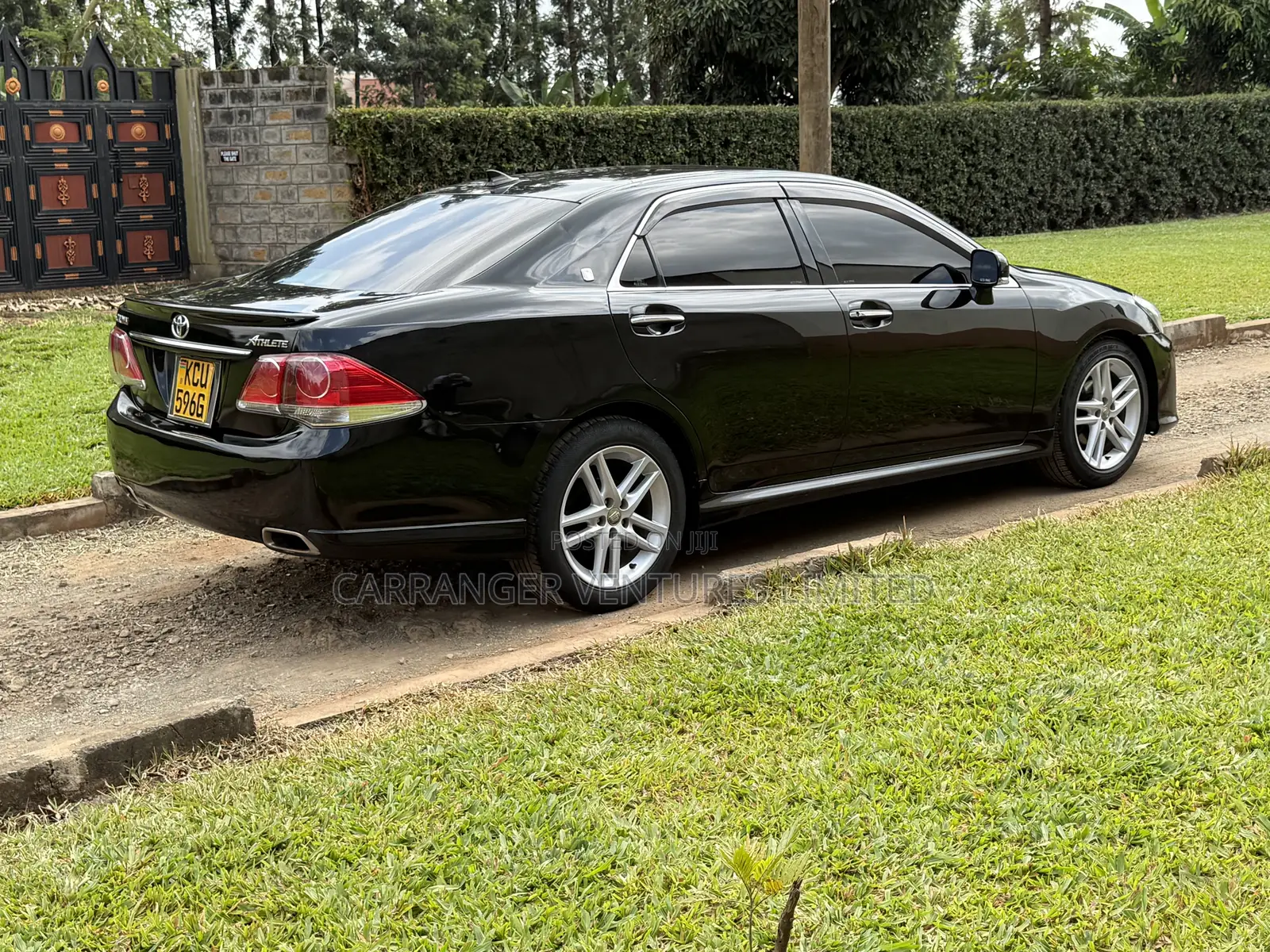 Toyota Crown 2012 Black