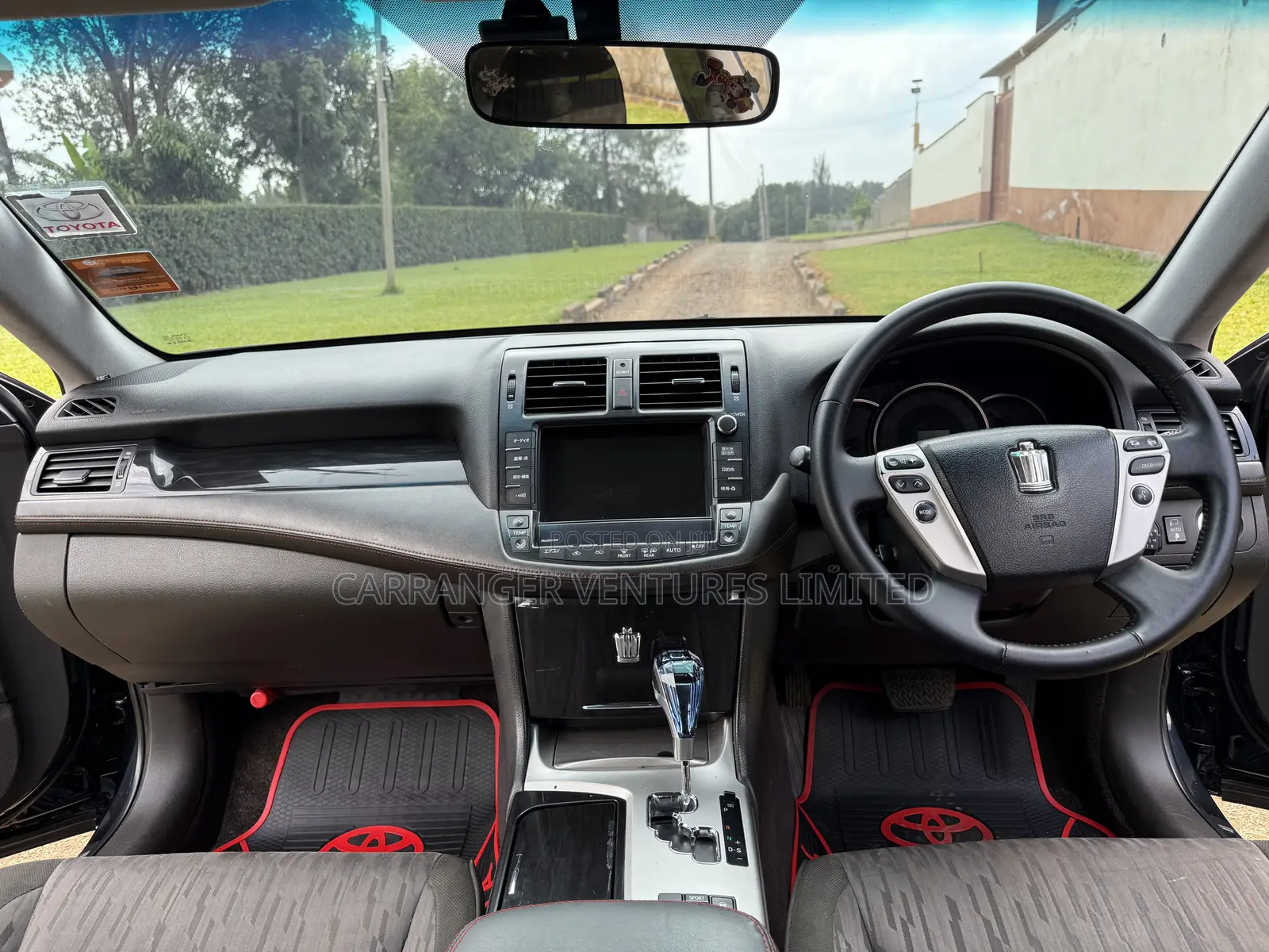 Toyota Crown 2012 Black