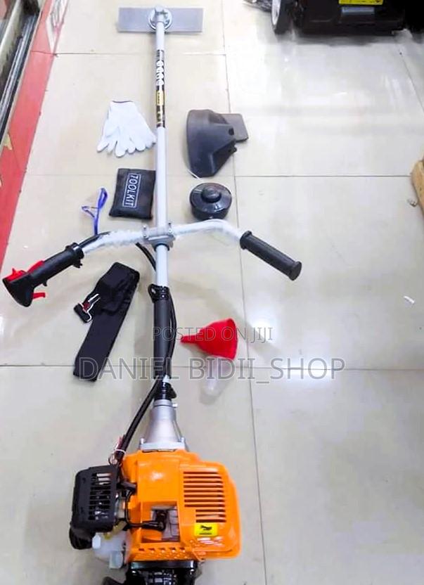 Dera 4 Stroke Brush Cutter