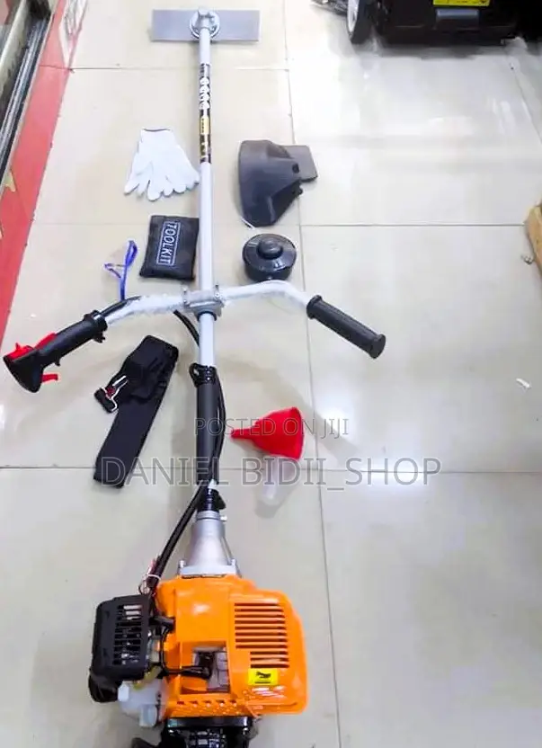 Dera 4 Stroke Brush Cutter