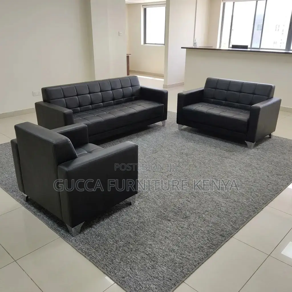 5-Seater Black Leather Visitor's Sofa
