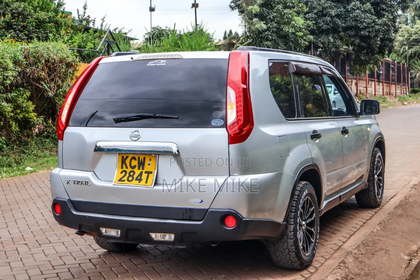 Nissan X-Trail 2.0 Petrol XE 2011 Silver