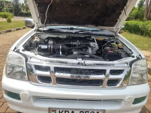 Isuzu D-MAX 2005 Off white