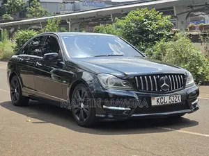 Mercedes-Benz C200 2010 Black