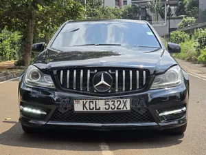 Mercedes-Benz C200 2010 Black