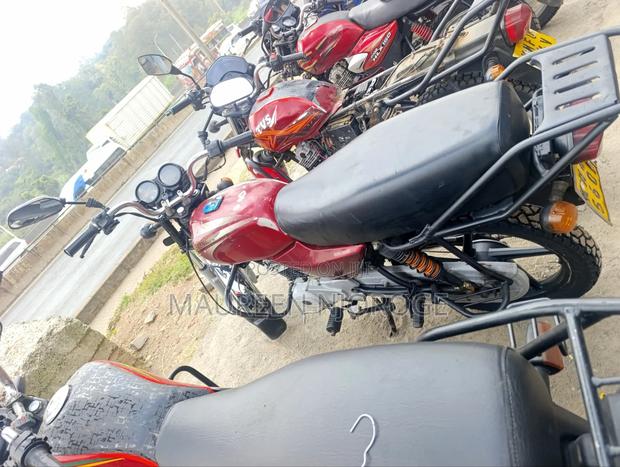Bajaj Boxer 100 2023 Red