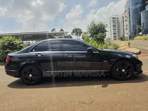 Mercedes-Benz C200 2010 Black